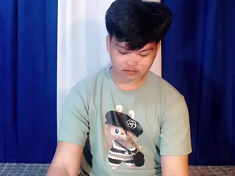 Reynelcock online show from 11/18/25, 04:11