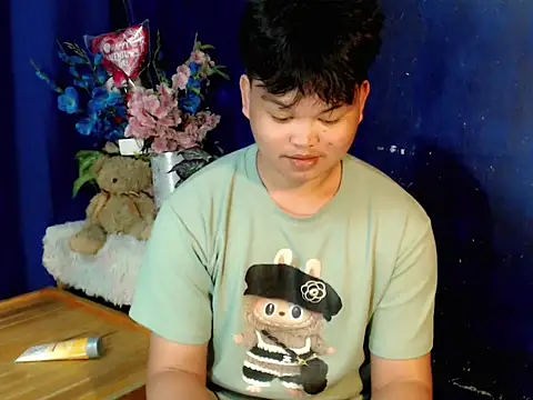 Reynelcock online show from 11/28/25, 10:01