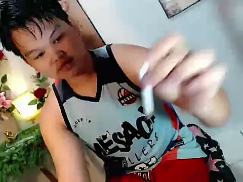 Snapshot of Reynelcock chatting on 07/23/26, 05:27 Reynelcock online show from 07/23/26, 05:27