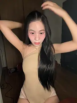 -katinat- online show from 04/23/26, 12:40