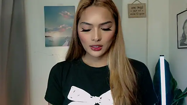 Wena Larson88 online show from 09/18/25, 09:11