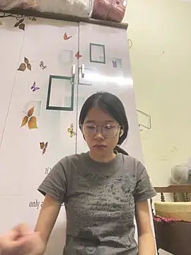 meomeo2k6 online show from 10/24/25, 06:21