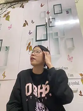 meomeo2k6 online show from 12/01/25, 07:24