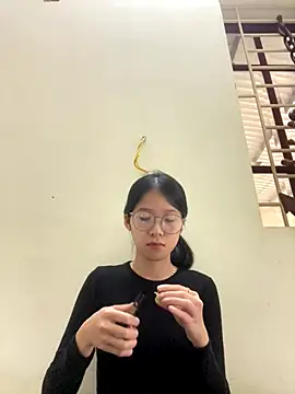 meomeo2k6 online show from 12/21/25, 06:20