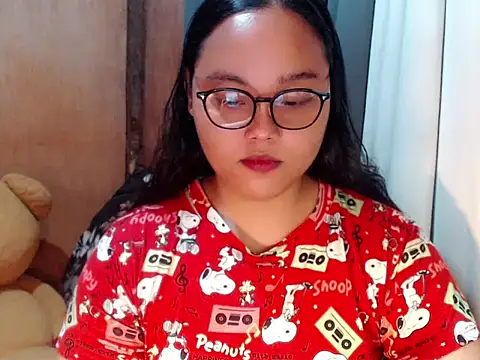  Lylia online show from 11/19/25, 12:10