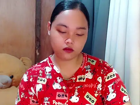  Lylia online show from 11/28/25, 02:58