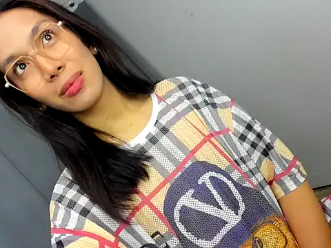 lucyshanex online show from 11/08/25, 04:34