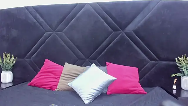 Dantzel  online show from 03/17/26, 07:17