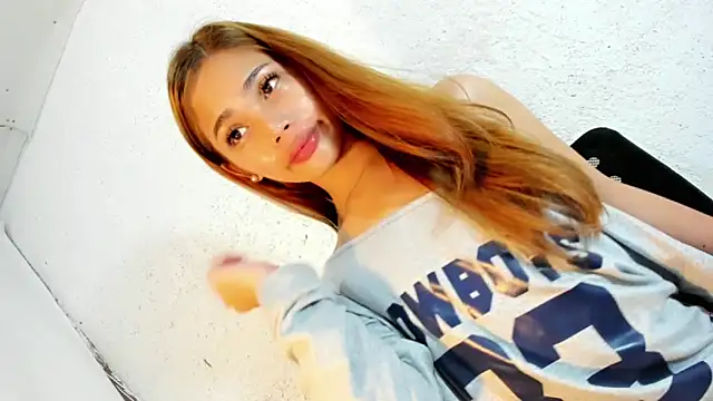 Snapshot of Ts_morena chatting on 06/14/26, 01:03 Ts morena online show from 06/14/26, 01:03