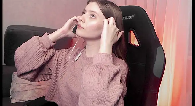 cute elfy  online show from 12/20/25, 02:35