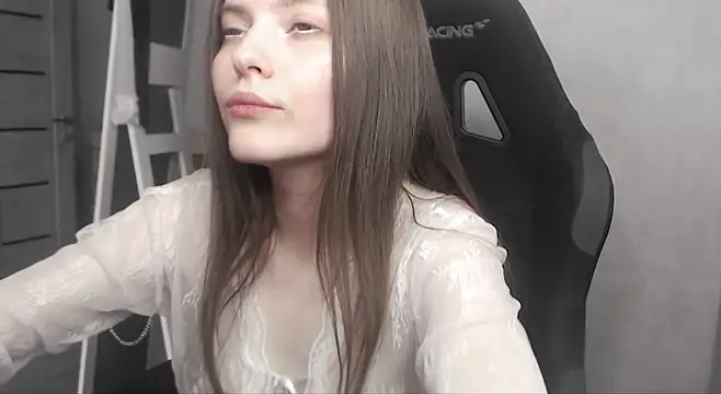 Snapshot of cute_elfy_ chatting on 06/06/26, 01:38 cute elfy online show from 06/06/26, 01:38