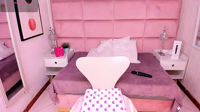 Janah Myers online show from 12/04/25, 12:47