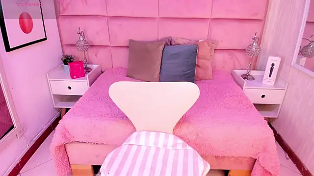 Janah Myers online show from 06/04/26, 01:39