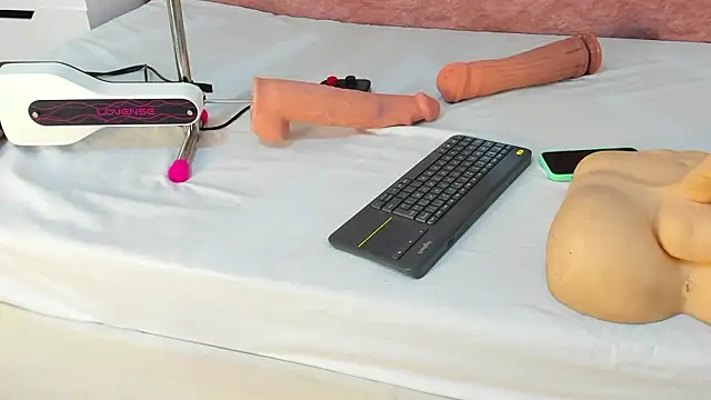 Wonderkloe  online show from 02/12/26, 07:31