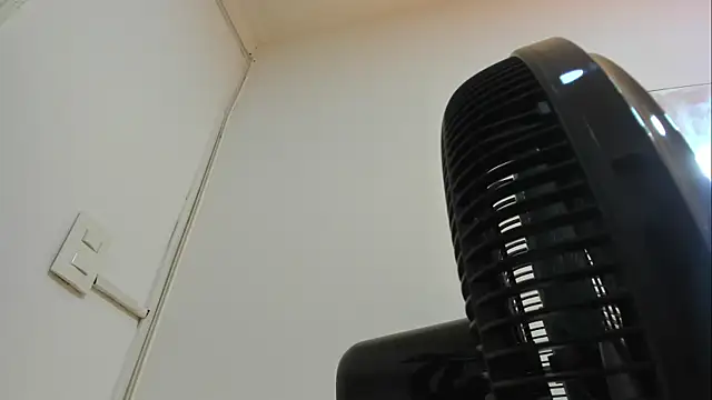 Wonderkloe  online show from 04/27/26, 02:20