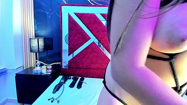 Wonderkloe  online show from 05/27/26, 01:57