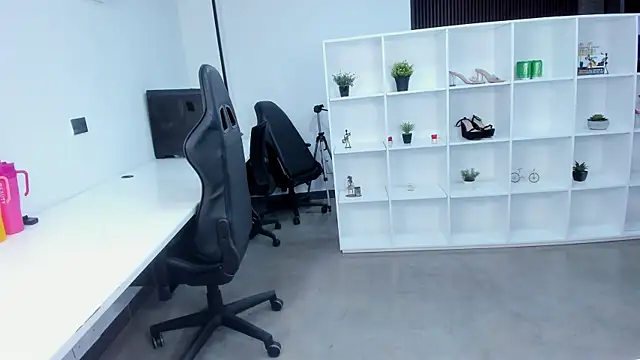 megan bigboobs  online show from 10/19/25, 10:38