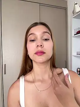 Nikii   online show from 03/18/26, 04:21