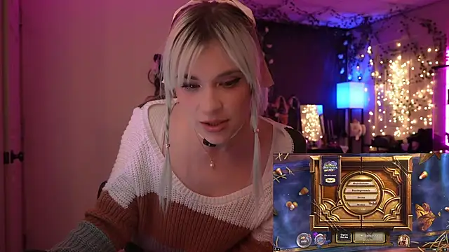 littlelune online show from 10/12/25, 12:20