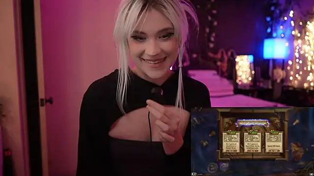 littlelune online show from 10/14/25, 12:00