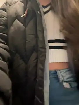 Isabella21  online show from 03/06/26, 12:51