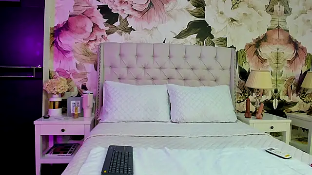 Snapshot of MaddyMay_ chatting on 10/04/25, 08:51 MaddyMay  online show from 10/04/25, 08:51