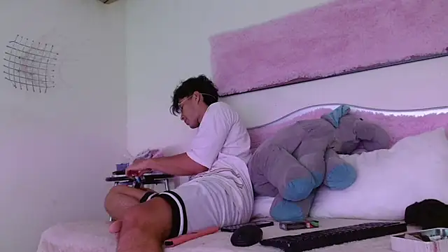 Dylann west online show from 01/15/26, 10:13