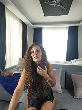 evasweett   online show from 10/23/25, 06:39