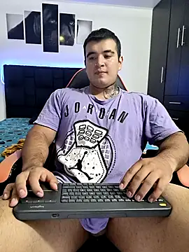 Snapshot of thiago__cp01 chatting on 10/12/25, 06:34 thiago  cp01 online show from 10/12/25, 06:34