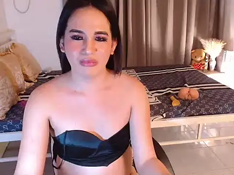 MaliaWang06 online show from 09/17/25, 12:01