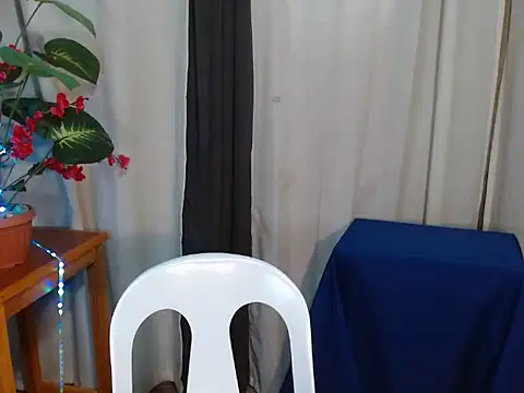 Snapshot of laura_leeforever chatting on 07/01/26, 12:45 laura leeforever online show from 07/01/26, 12:45
