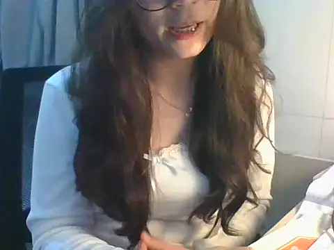 Linzly online show from 11/06/25, 04:52