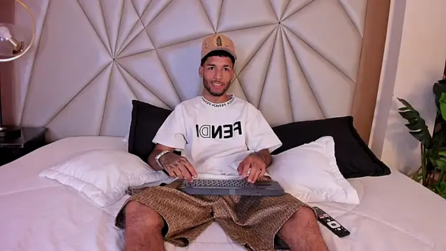 Thiagoferreti online show from 01/19/26, 03:10