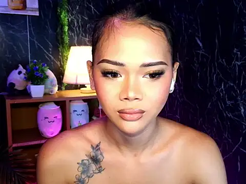 ur holly lexie online show from 10/27/25, 03:32