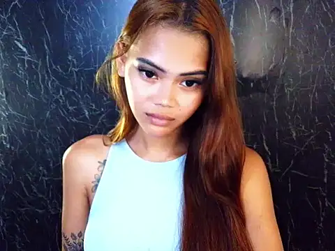 ur holly lexie online show from 12/04/25, 05:32