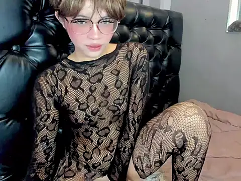 rian shemale online show from 10/27/25, 07:51