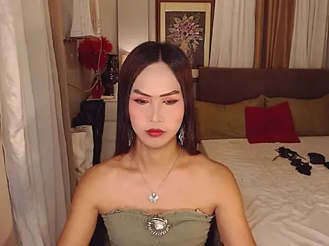 Nathalieheartt online show from 04/05/26, 03:26