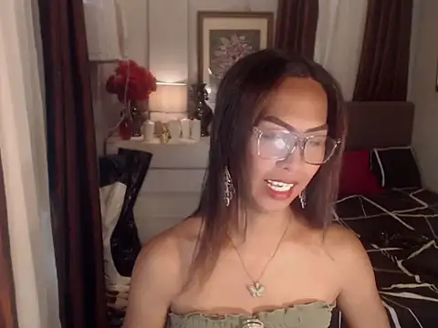 Snapshot of Nathalieheartt chatting on 06/08/26, 02:01 Nathalieheartt online show from 06/08/26, 02:01