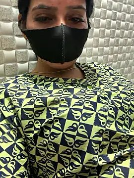 Hot Jaanvi  online show from 04/15/26, 06:48