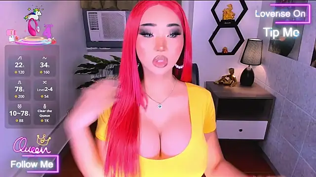 TriciaCumLoader online show from 06/03/26, 10:51