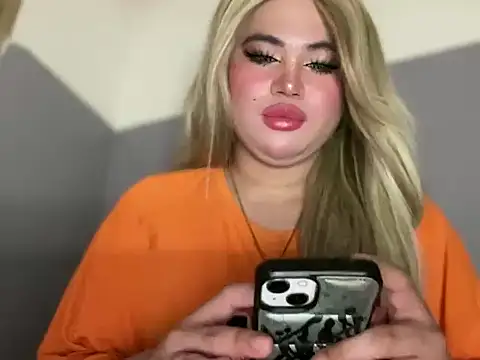 Snapshot of Naughtyrosecum chatting on 11/05/25, 03:17 Naughtyrosecum online show from 11/05/25, 03:17