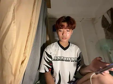 Snapshot of ur_little_secret chatting on 11/25/25, 02:17 ur little secret online show from 11/25/25, 02:17