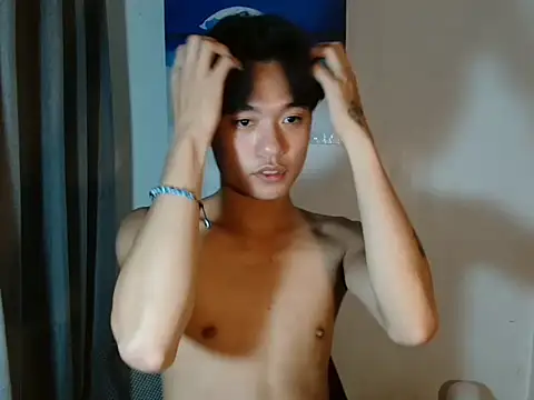 Snapshot of ur_little_secret chatting on 12/15/25, 03:05 ur little secret online show from 12/15/25, 03:05