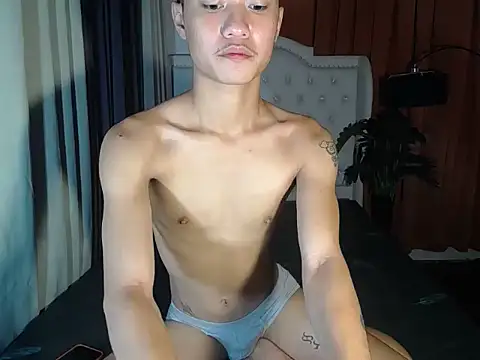 Snapshot of ur_little_secret chatting on 03/13/26, 05:36 ur little secret online show from 03/13/26, 05:36