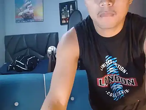 Snapshot of urbigcock_andrie chatting on 04/01/26, 09:43 urbigcock andrie online show from 04/01/26, 09:43