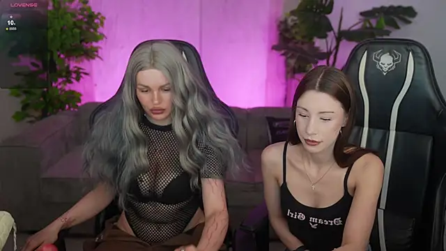 Selena Glow online show from 04/22/26, 06:31