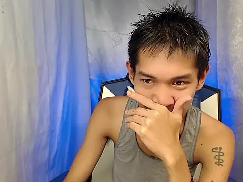 Snapshot of riks_tyler chatting on 05/17/26, 12:12 riks tyler online show from 05/17/26, 12:12