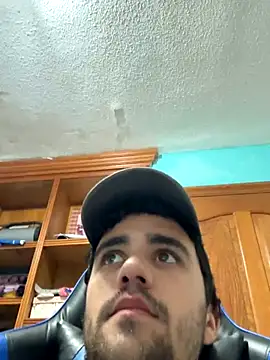 aavrdvh33 online show from 12/14/25, 10:58