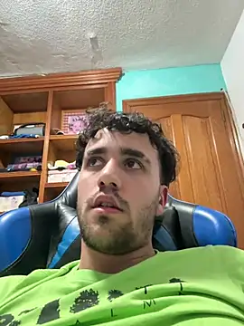 Snapshot of aavrdvh33 chatting on 04/11/26, 10:47 aavrdvh33 online show from 04/11/26, 10:47