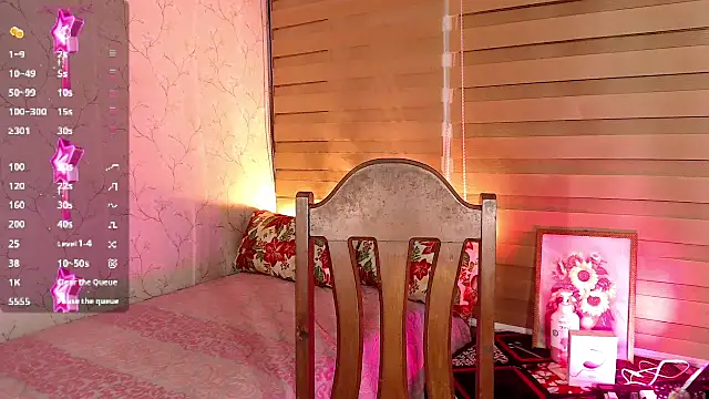 Snapshot of TssluttyNikka chatting on 10/18/25, 08:20 TssluttyNikka online show from 10/18/25, 08:20